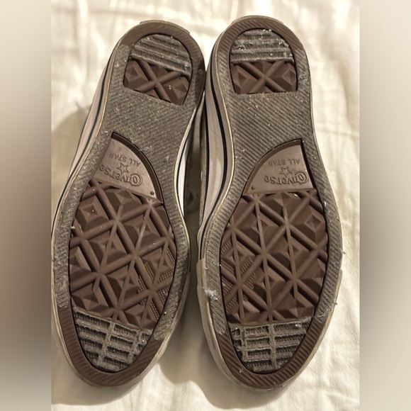 Converse Gold and White Sneakers - Picture 4 of 11